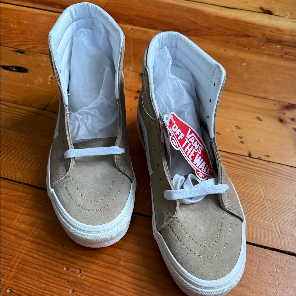 Vans - Picture 2 of 6